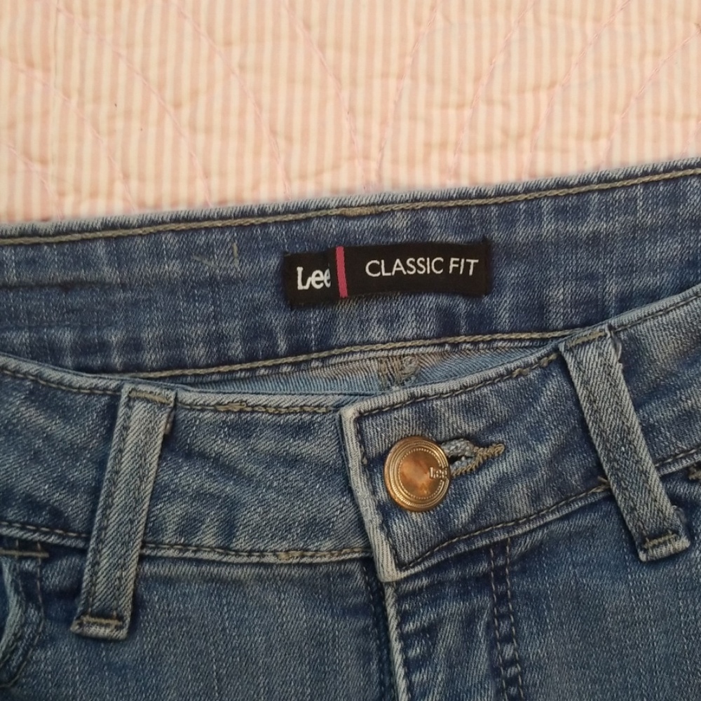 Lee Classic Fit Jeans - Picture 2 of 3